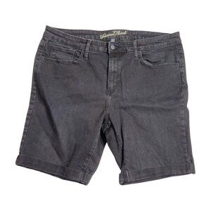 Universal Thread Black Denim Shorts Size 18 🌟👖